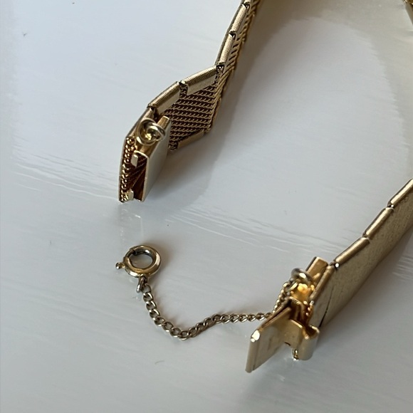 Vintage Napier Gold Tone Flexible Bracelet - Picture 5 of 10